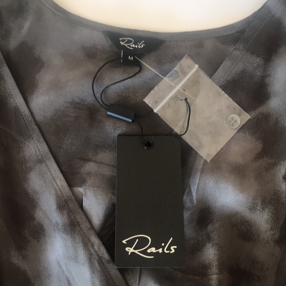 NWT Rails Hillary Tie Dye Long Sleeve Surplice Crossover Blouse Slate Gray Sze M - Picture 14 of 16